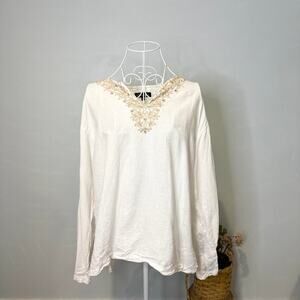 Cute vintage white flowy embroidered peasant blouse long sleeve linen top